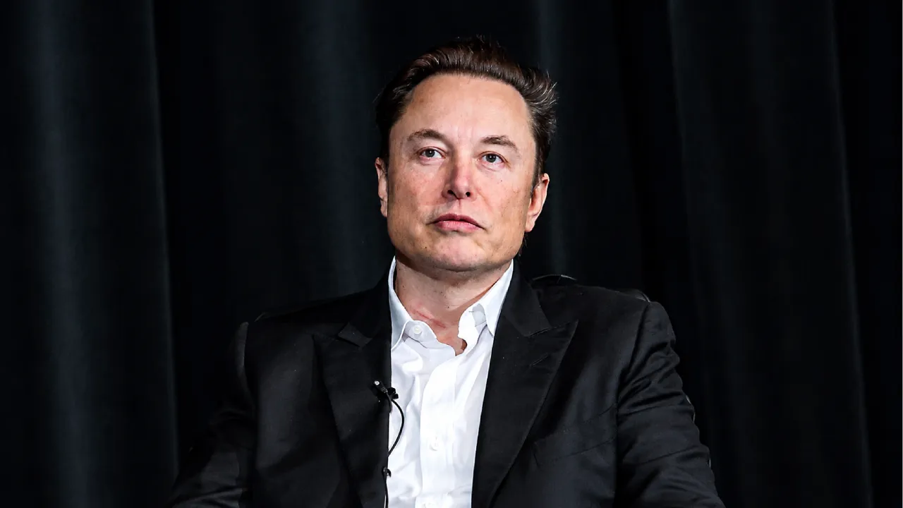 Illustration de l'article : Elon Musk soutient Marine Le Pen : l’accusation d’ingérence tient-elle vraiment ? (Non)